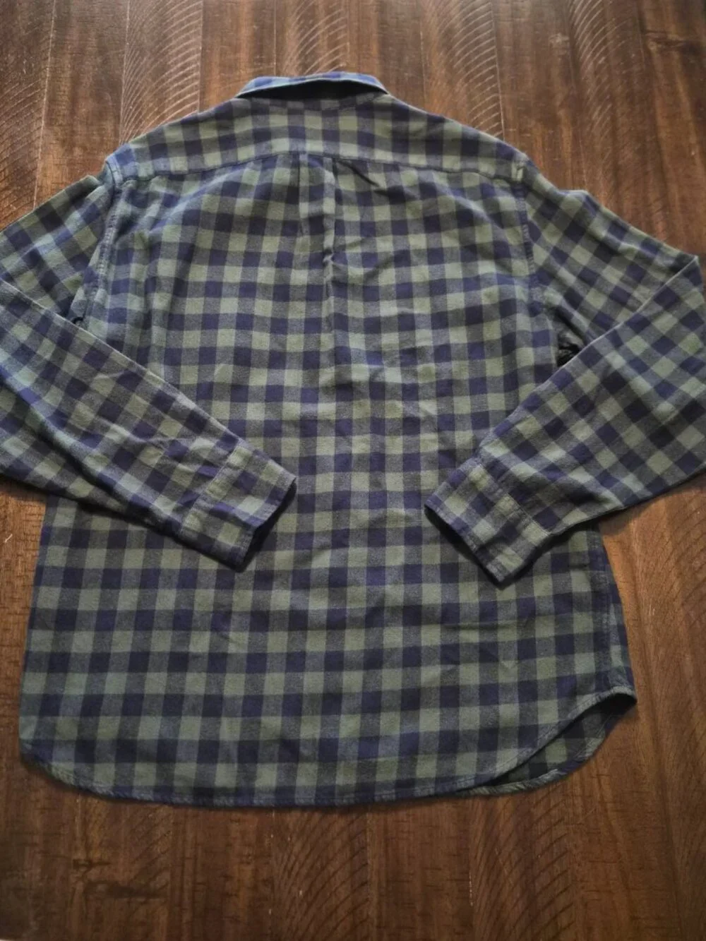 J. Crew Mens Classic Flannel Shirt Green Plaid Size Large 100% Cotton G335